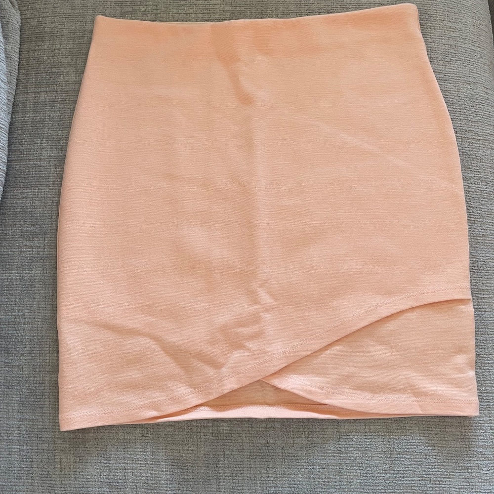 Aritzia Sunday Best, Pastel pink tulip mini skirt, size small